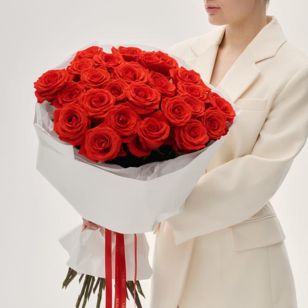 Монобукет красных роз Nina купить в Новосибирске