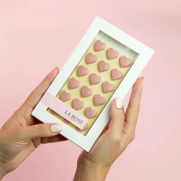 Бельгийский шоколад ручной работы «Плитка - розовые сердечки» купить в Новосибирске