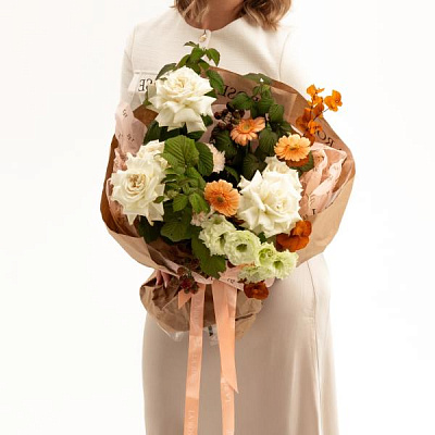 Букет с рубусом и герберами