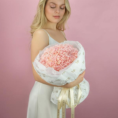 Букет из розовых гвоздик