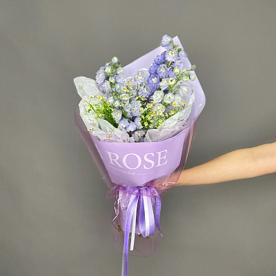 Дельфиниум и ромашки