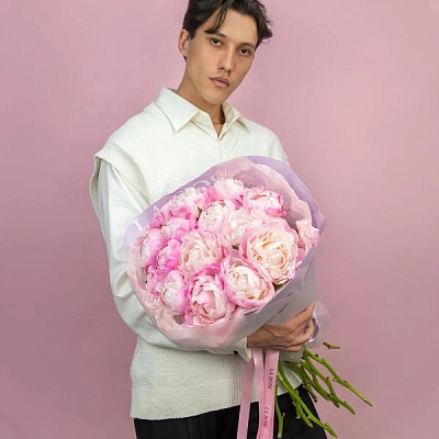 Розовые пионы