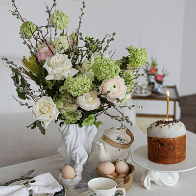 Букет в керамической вазе