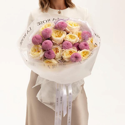 Букет с розой Фатима и хризантемой Момоко