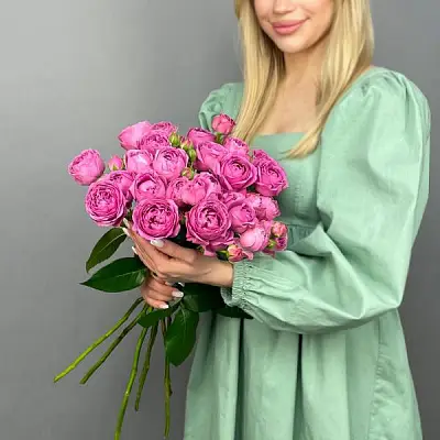 Букет Моно кустовой розы Silva Pink