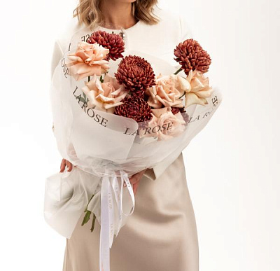 Букет с кофейными хризантемами