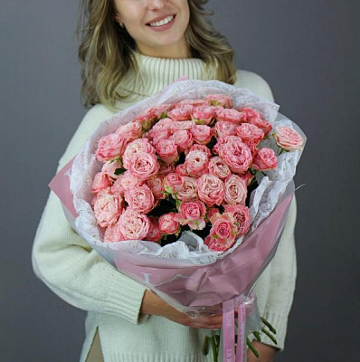Монобукет из кустовой розы Madam Bombastic 15 шт купить в Новосибирске