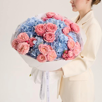 Дуобукет из кустовой розы и гортензии