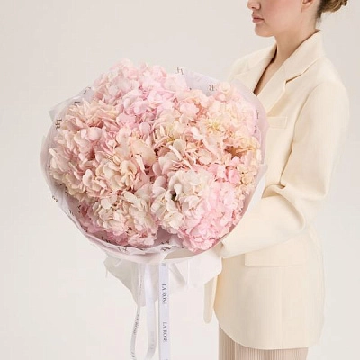 Монобукет из розовых гортензий